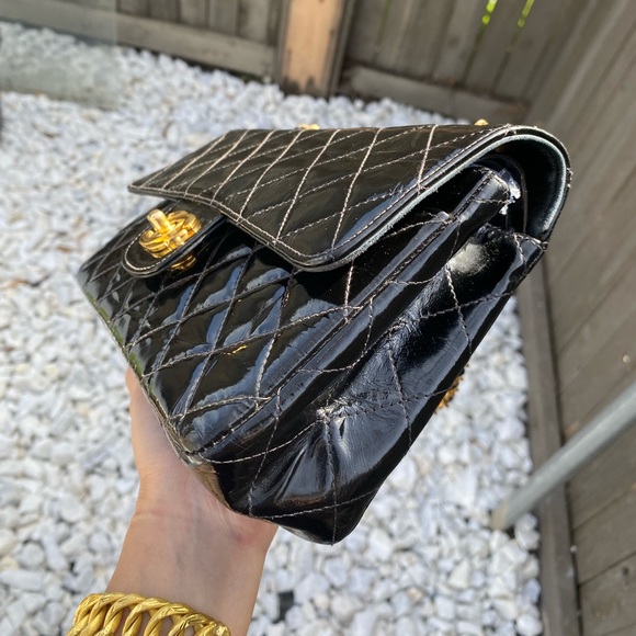 ⭐️BEAUTIFUL⭐️ CHANEL CLASSIC FLAP BAG MEDIUM 9 INCHES🔥 100% Authentic patent - Picture 11 of 17